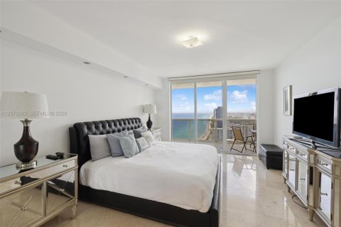Condominio en alquiler en Hallandale Beach, Florida, 2 dormitorios, 161 m2 № 2339881 - foto 16