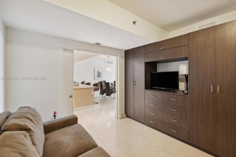 Condominio en alquiler en Hallandale Beach, Florida, 2 dormitorios, 161 m2 № 2339881 - foto 7