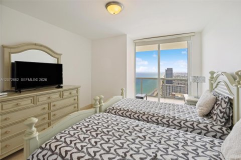 Condominio en alquiler en Hallandale Beach, Florida, 2 dormitorios, 161 m2 № 2339881 - foto 23