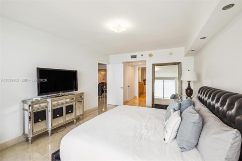 Condominio en alquiler en Hallandale Beach, Florida, 2 dormitorios, 161 m2 № 2339881 - foto 18
