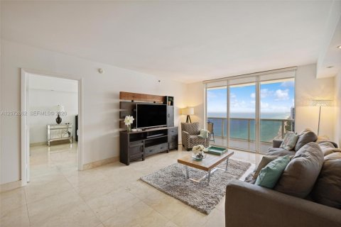 Condominio en alquiler en Hallandale Beach, Florida, 2 dormitorios, 161 m2 № 2339881 - foto 6
