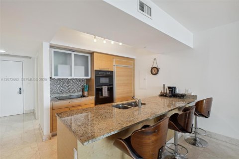 Condominio en alquiler en Hallandale Beach, Florida, 2 dormitorios, 161 m2 № 2339881 - foto 11