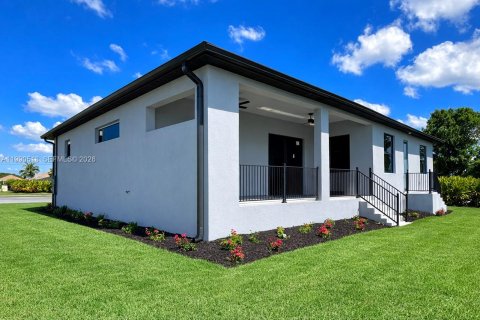 Casa en venta en Punta Gorda, Florida, 3 dormitorios № 2057909 - foto 6