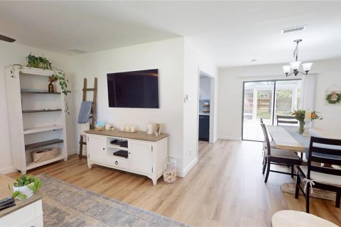 Casa en venta en Clearwater, Florida, 3 dormitorios, 161.46 m2 № 1662704 - foto 9
