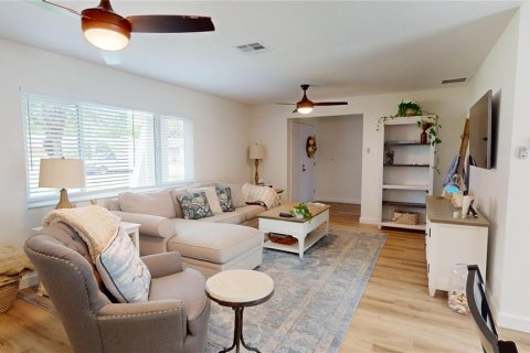 Casa en venta en Clearwater, Florida, 3 dormitorios, 161.46 m2 № 1662704 - foto 11