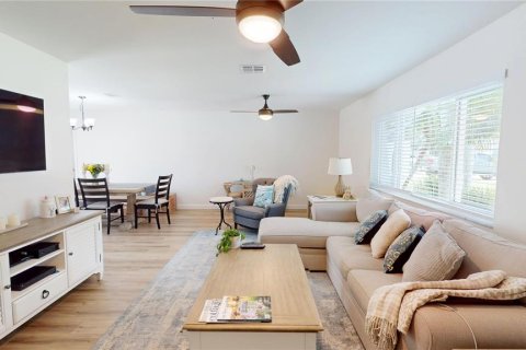 Casa en venta en Clearwater, Florida, 3 dormitorios, 161.46 m2 № 1662704 - foto 4