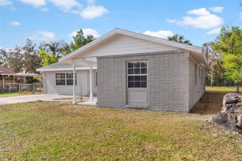 House in Fort Meade, Florida 3 bedrooms, 172.24 sq.m. № 1529706 - photo 3