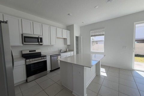 Touwnhouse à louer à Poinciana, Floride: 3 chambres, 174.1 m2 № 2401175 - photo 4