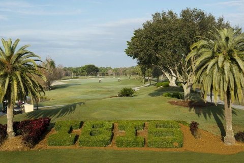 House in West Palm Beach, Florida 3 bedrooms, 299.24 sq.m. № 957039 - photo 1