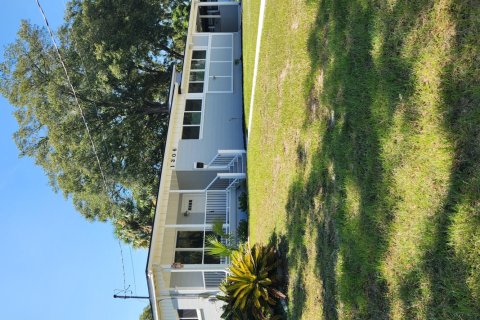House in Jacksonville, Florida 3 bedrooms, 150.78 sq.m. № 771717 - photo 1