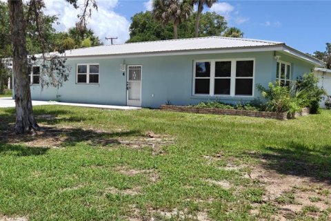 House in Port Orange, Florida 2 bedrooms, 143.07 sq.m. № 2121268 - photo 18