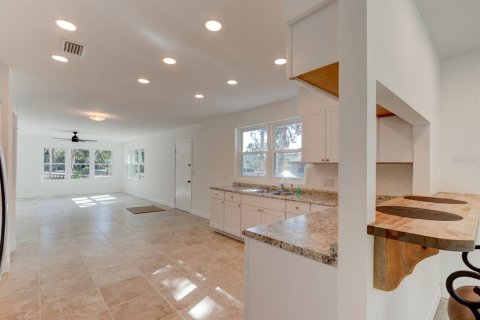 House in Port Orange, Florida 2 bedrooms, 143.07 sq.m. № 2121268 - photo 2