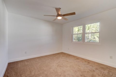 House in Port Orange, Florida 2 bedrooms, 143.07 sq.m. № 2121268 - photo 14