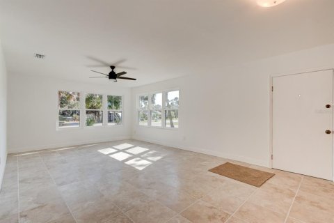 House in Port Orange, Florida 2 bedrooms, 143.07 sq.m. № 2121268 - photo 17