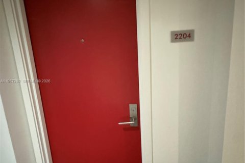 Estudio en el Condominio en Miami, Florida  № 2011259