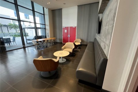 Condominio en alquiler en Miami, Florida, 54.07 m2 № 2011259 - foto 23