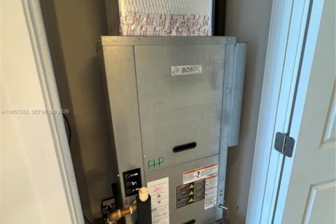 Condominio en alquiler en Miami, Florida, 54.07 m2 № 2011259 - foto 14