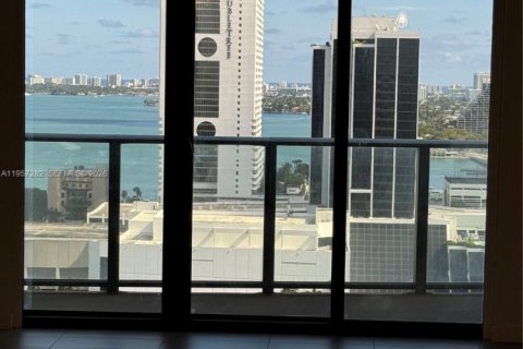 Condominio en alquiler en Miami, Florida, 54.07 m2 № 2011259 - foto 9