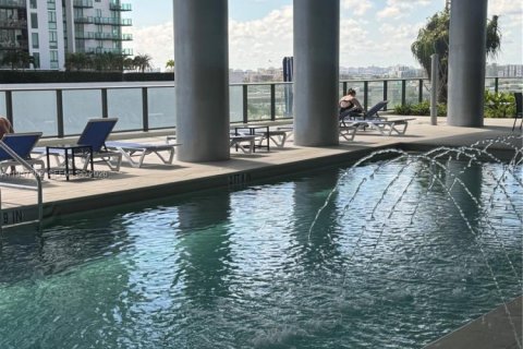 Condominio en alquiler en Miami, Florida, 54.07 m2 № 2011259 - foto 20