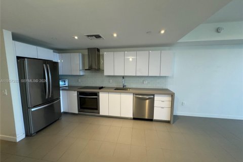 Condominio en alquiler en Miami, Florida, 54.07 m2 № 2011259 - foto 2