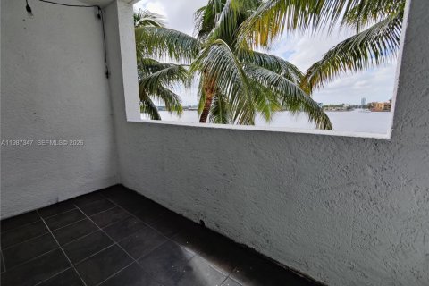 Снять в аренду кондоминиум в Санни-Айлс-Бич, Флорида 2 спальни, 103.68м2, № 2047804 - фото 12