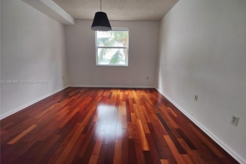 Снять в аренду кондоминиум в Санни-Айлс-Бич, Флорида 2 спальни, 103.68м2, № 2047804 - фото 18