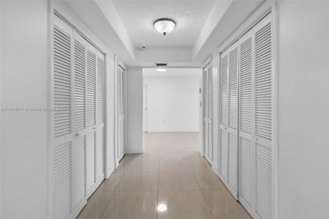 Villa ou maison à vendre à Sunrise, Floride: 2 chambres, 139.07 m2 № 1941093 - photo 13