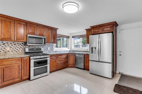 Casa en venta en Sunrise, Florida, 2 dormitorios, 139.07 m2 № 1941093 - foto 11