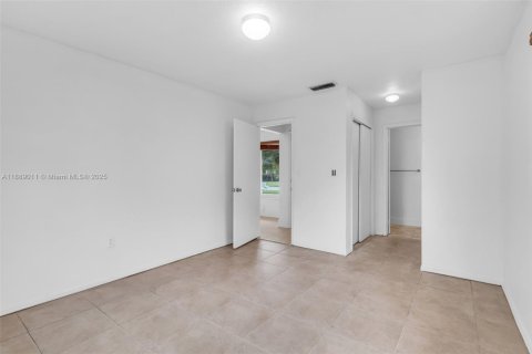 Casa en venta en Sunrise, Florida, 2 dormitorios, 139.07 m2 № 1941093 - foto 15
