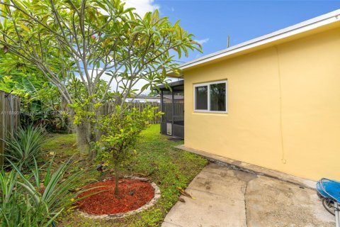 Casa en venta en Sunrise, Florida, 2 dormitorios, 139.07 m2 № 1941093 - foto 25