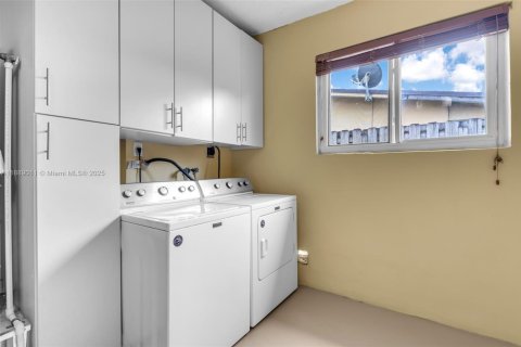 Villa ou maison à vendre à Sunrise, Floride: 2 chambres, 139.07 m2 № 1941093 - photo 23