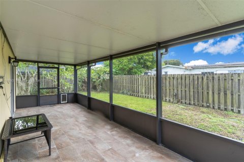 Villa ou maison à vendre à Sunrise, Floride: 2 chambres, 139.07 m2 № 1941093 - photo 21