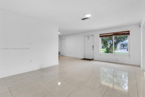 Villa ou maison à vendre à Sunrise, Floride: 2 chambres, 139.07 m2 № 1941093 - photo 6