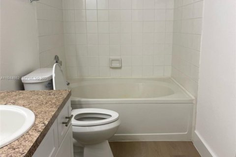 Снять в аренду кондоминиум в Пемброк-Пайнс, Флорида 1 спальня, 64.1м2, № 2005454 - фото 3