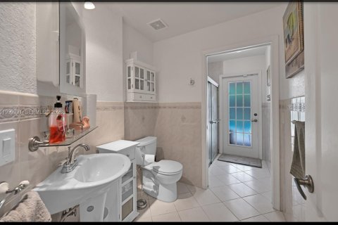 Villa ou maison à louer à Lauderhill, Floride: 4 chambres, 270.07 m2 № 2064839 - photo 18