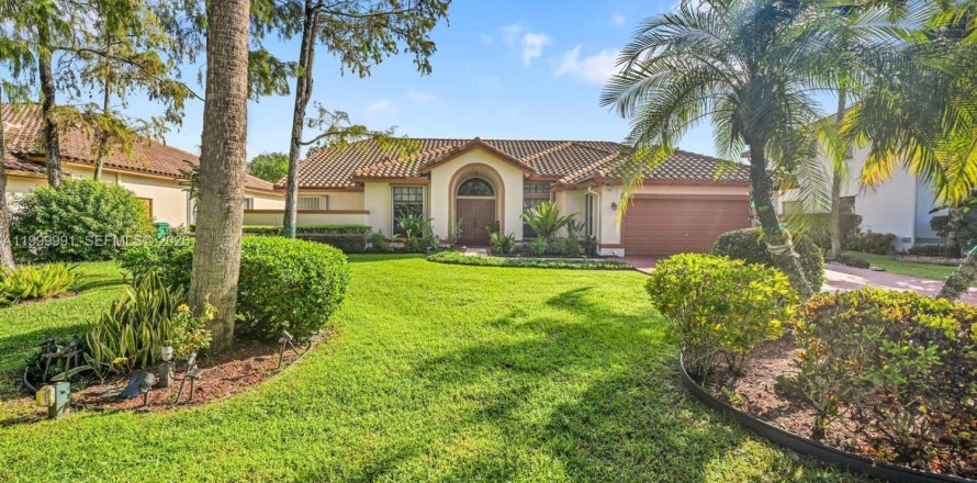Villa ou maison à Lauderhill, Floride 4 chambres, 270.07 m2 № 2064839