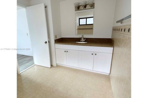 Copropriété à vendre à Miami, Floride: 2 chambres, 130.06 m2 № 1896875 - photo 8