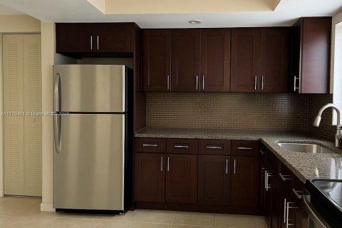 Copropriété à vendre à Miami, Floride: 2 chambres, 130.06 m2 № 1896875 - photo 2