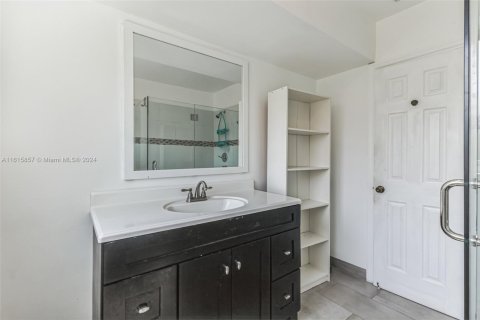 Villa ou maison à vendre à Hollywood, Floride: 4 chambres, 224.92 m2 № 1958755 - photo 26