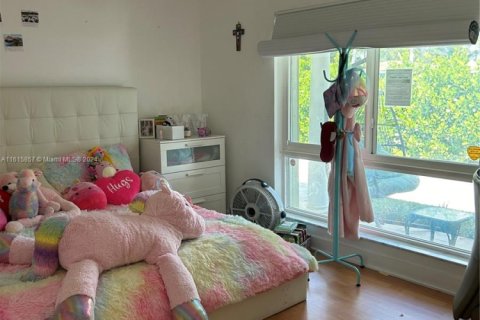 Villa ou maison à vendre à Hollywood, Floride: 4 chambres, 224.92 m2 № 1958755 - photo 19