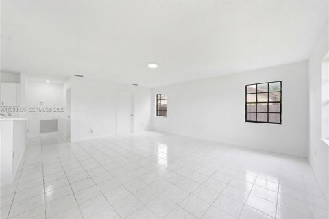 Купить виллу или дом в Майами, Флорида 4 спальни, 238.94м2, № 2068135 - фото 15