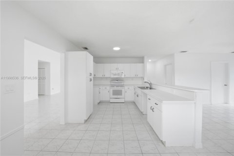 Купить виллу или дом в Майами, Флорида 4 спальни, 238.94м2, № 2068135 - фото 11