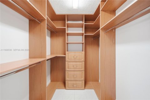 Купить виллу или дом в Майами, Флорида 4 спальни, 238.94м2, № 2068135 - фото 25