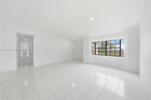 Купить виллу или дом в Майами, Флорида 4 спальни, 238.94м2, № 2068135 - фото 6