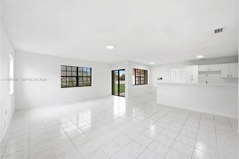 Купить виллу или дом в Майами, Флорида 4 спальни, 238.94м2, № 2068135 - фото 9