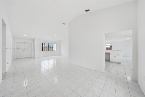 Купить виллу или дом в Майами, Флорида 4 спальни, 238.94м2, № 2068135 - фото 7