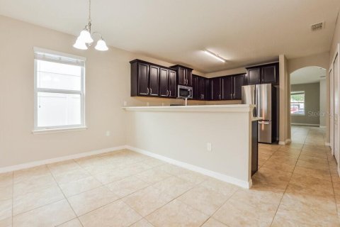 Villa ou maison à louer à Tavares, Floride: 4 chambres, 183.57 m2 № 2415520 - photo 5