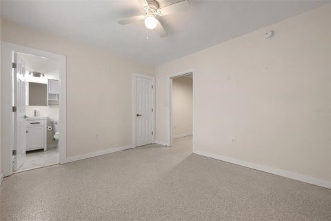 Condo in Sarasota, Florida, 1 bedroom  № 2215296 - photo 12
