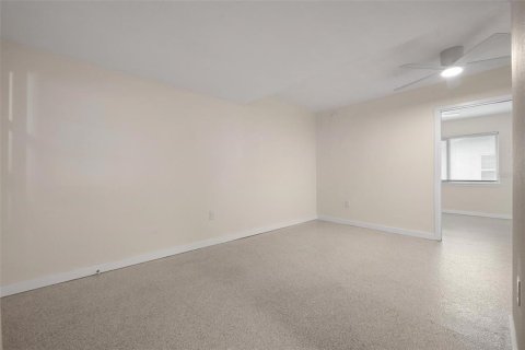 Condo in Sarasota, Florida, 1 bedroom  № 2215296 - photo 7