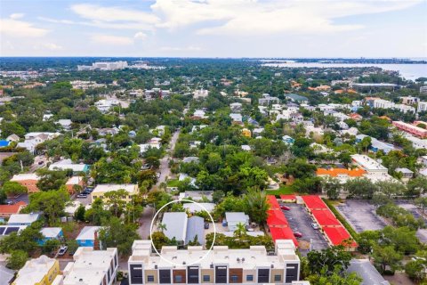 Condo in Sarasota, Florida, 1 bedroom  № 2215296 - photo 19